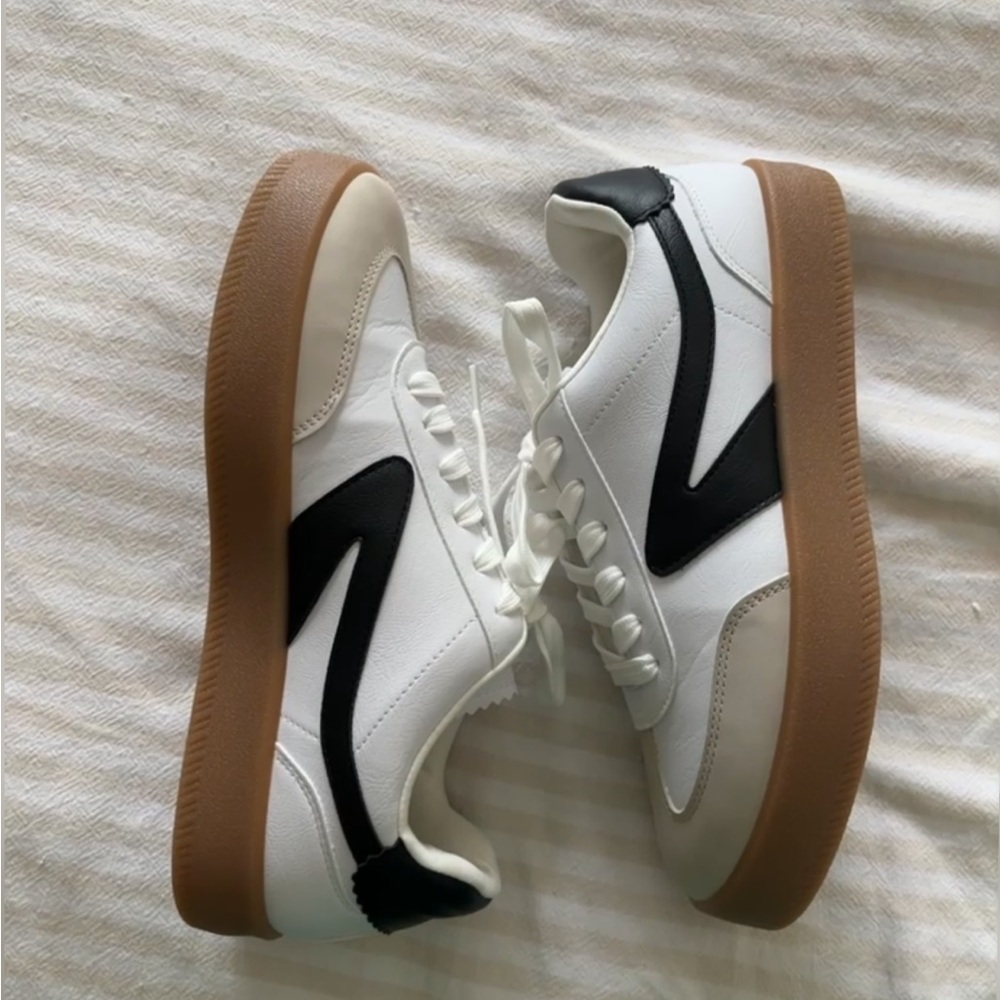 Dolce Vita White and Black Sneakers with Gum Sole *BRAND NEW*